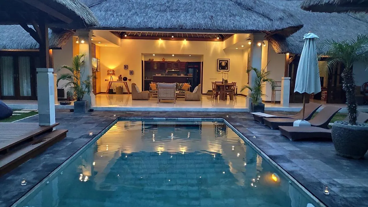 Beautiful Villa Indah 塞米亚克 印尼