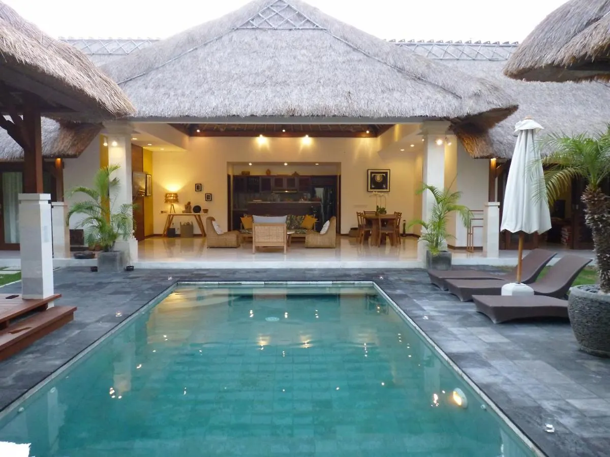 Beautiful Villa Indah 塞米亚克 印尼