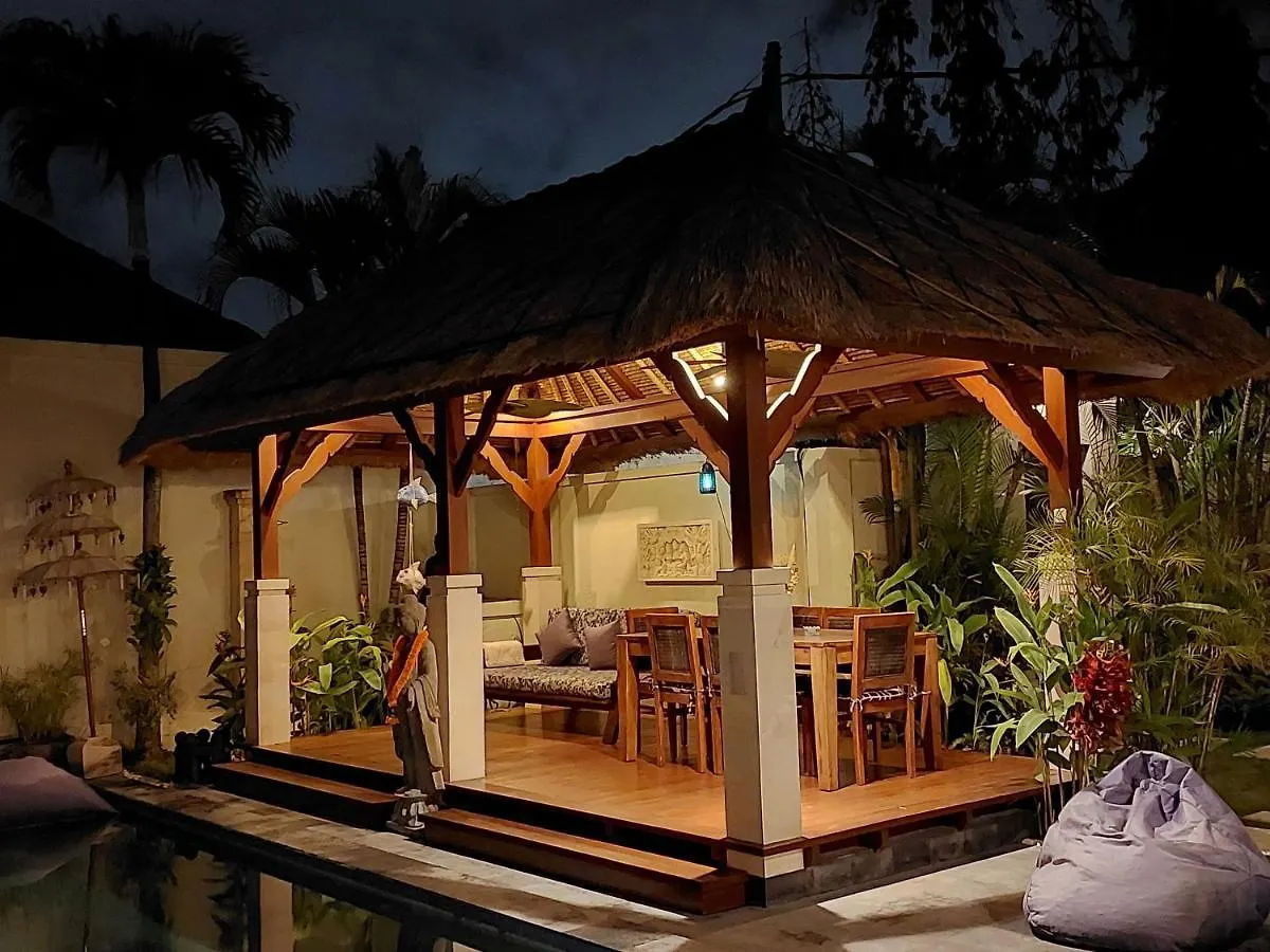 Beautiful Villa Indah 塞米亚克